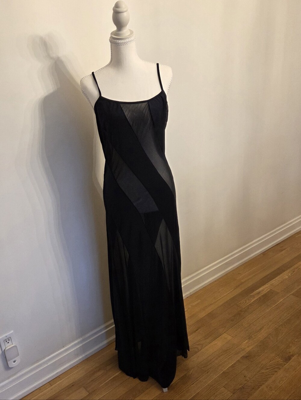 Frederick's of Hollywood Black Sheer Panel Nighthown - Picture 9 of 9